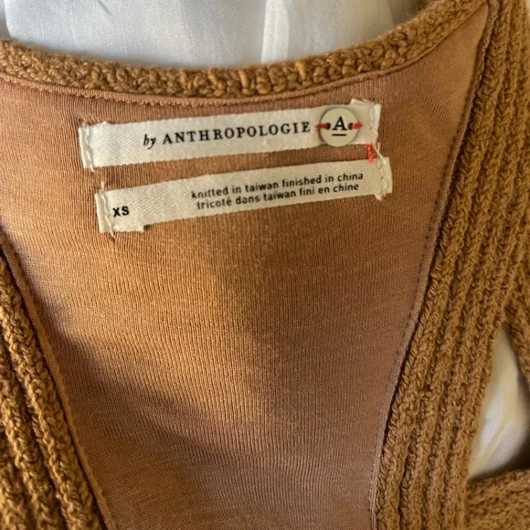 NWOT ANTHROPOLOGIE Sweater Tank. Size XS in neutral motif color - Picture 8 of 9